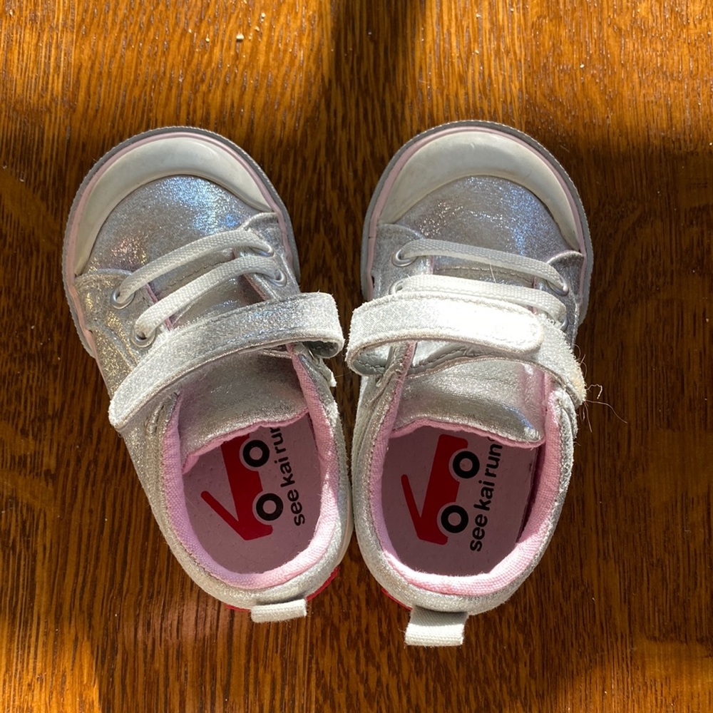 See Kai Run Girls shoes Size 5